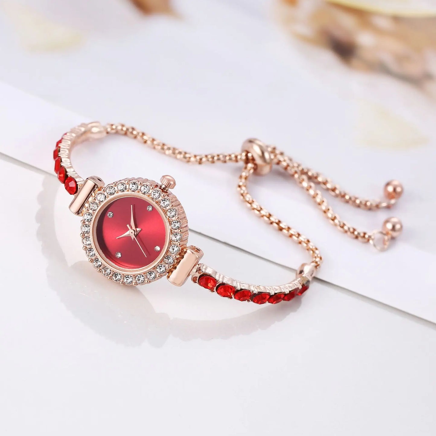 Montre à quartz analogique avec bracelet exquis pour femme (sans boîte)