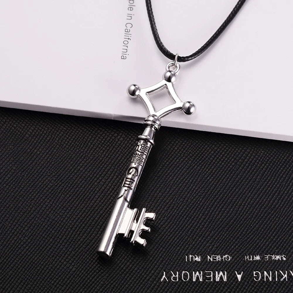 Attack on Titan Necklace for Men Eren Key Pendant Shingeki No Kyojin Fashion Vintage Retro Anime Jewelry for Men Cosplay A0410 2024