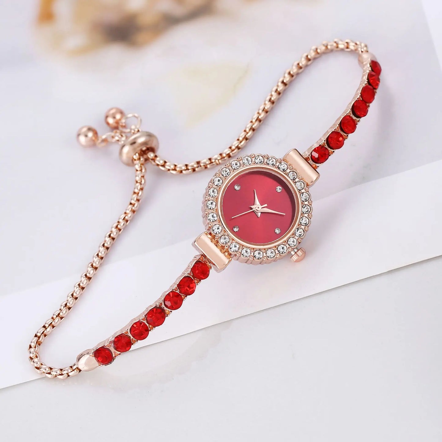 Montre à quartz analogique avec bracelet exquis pour femme (sans boîte)