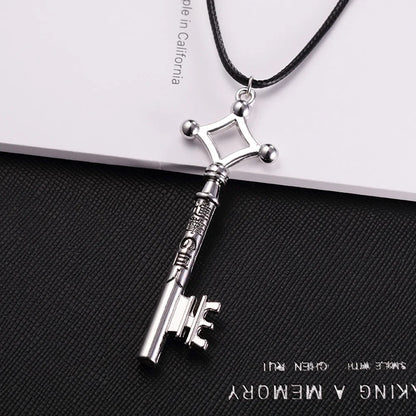 Attack on Titan Necklace for Men Eren Key Pendant Shingeki No Kyojin Fashion Vintage Retro Anime Jewelry for Men Cosplay A0410 2024
