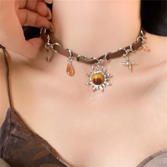 Collier pendentif soleil en cristal pour femme, tour de cou croix, cuir, mode coréenne, accessoires vintage, bijoux punk, breloque esthétique