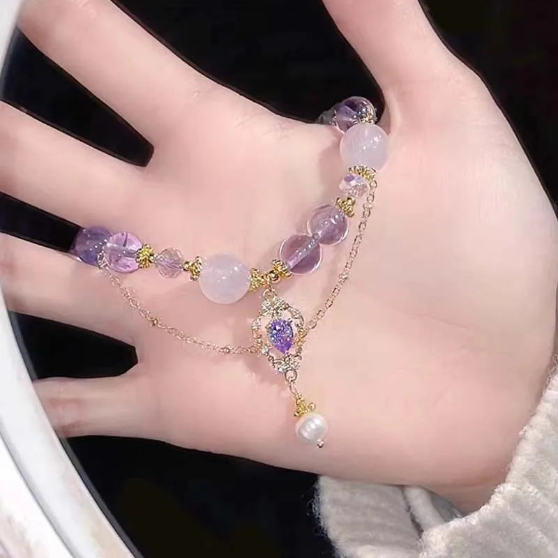 Bracelets de luxe légers en perles de cristal de verre violet pour femmes, pendentif Chic avec pompon papillon, bijoux de poignet pour fille douce