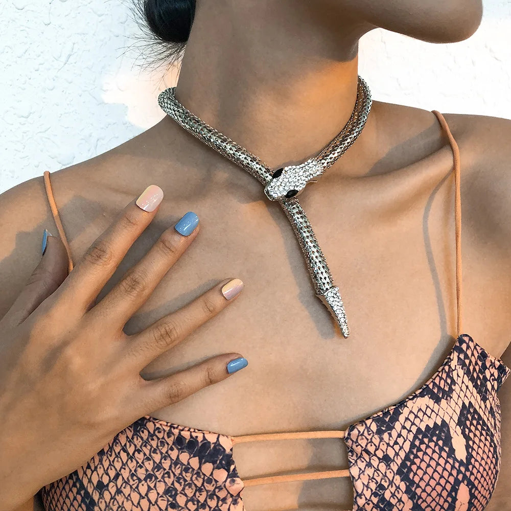 KMVEXO – collier magnétique serpent en cristal Punk pour femmes, chaîne serpent magnétique sur le cou, ras du cou, bijoux féminins, cadeau de concours de fête, 2023