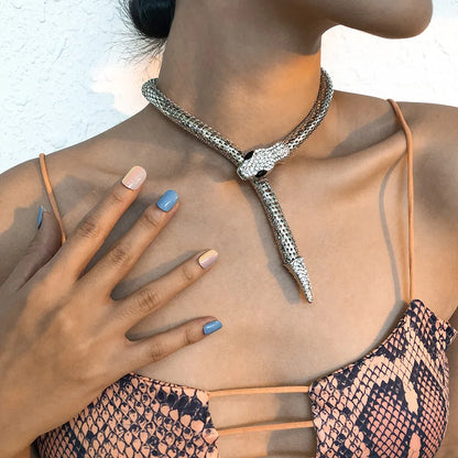 KMVEXO – collier magnétique serpent en cristal Punk pour femmes, chaîne serpent magnétique sur le cou, ras du cou, bijoux féminins, cadeau de concours de fête, 2023