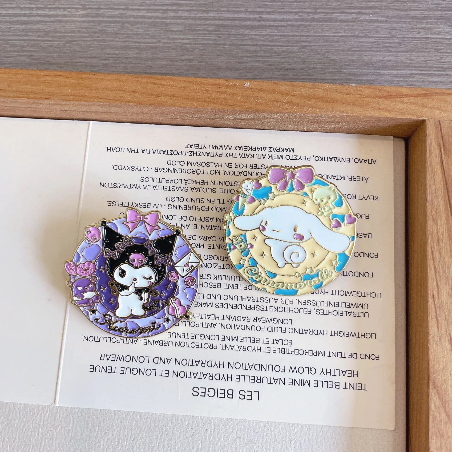 Sanrio broches Badges broche Hello Kitty Kuromi cannelle dessin animé épinglettes en métal pour étudiant sac à dos bijoux accessoires cadeau - Bloopop